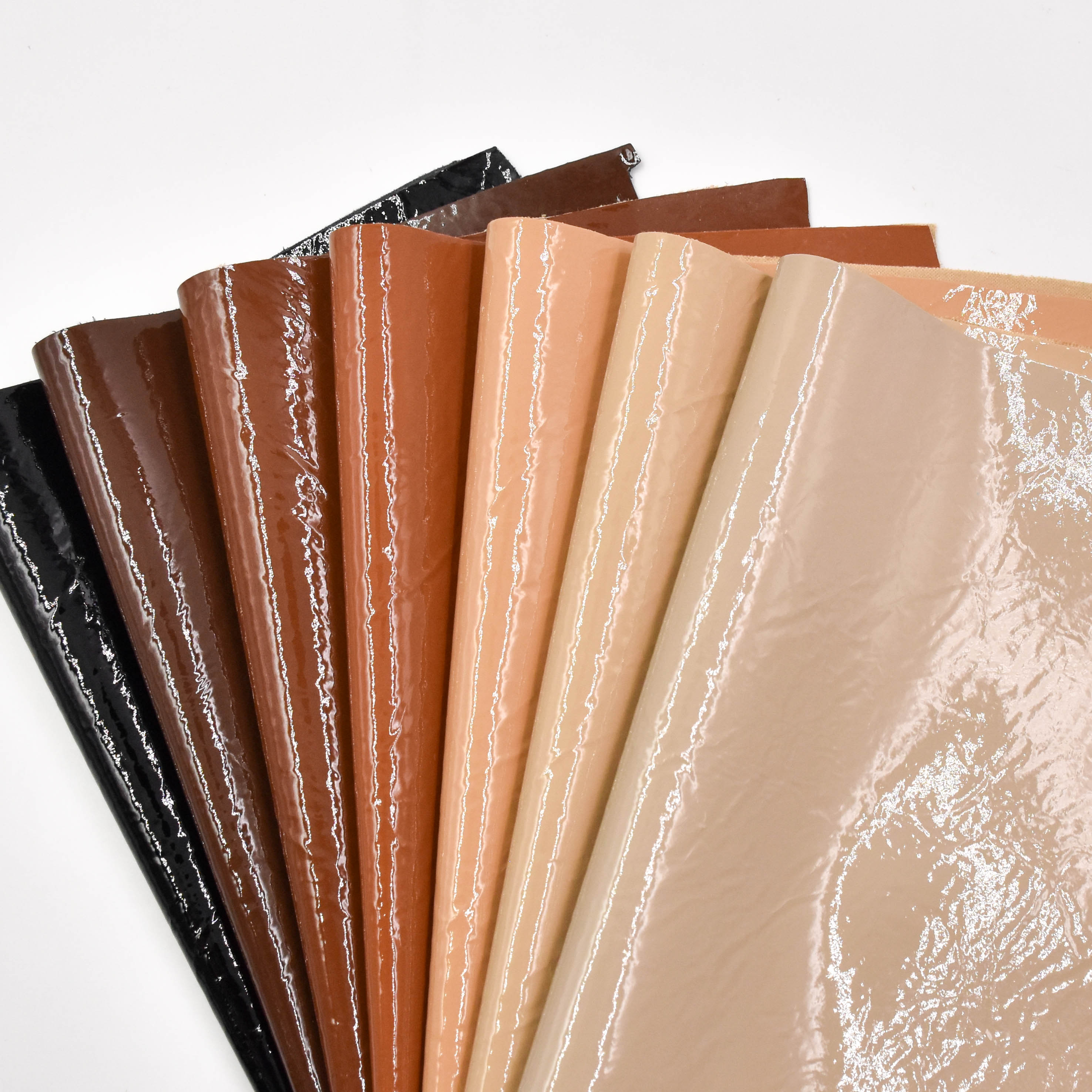 Pvc-coated artificial leather is used for shoe