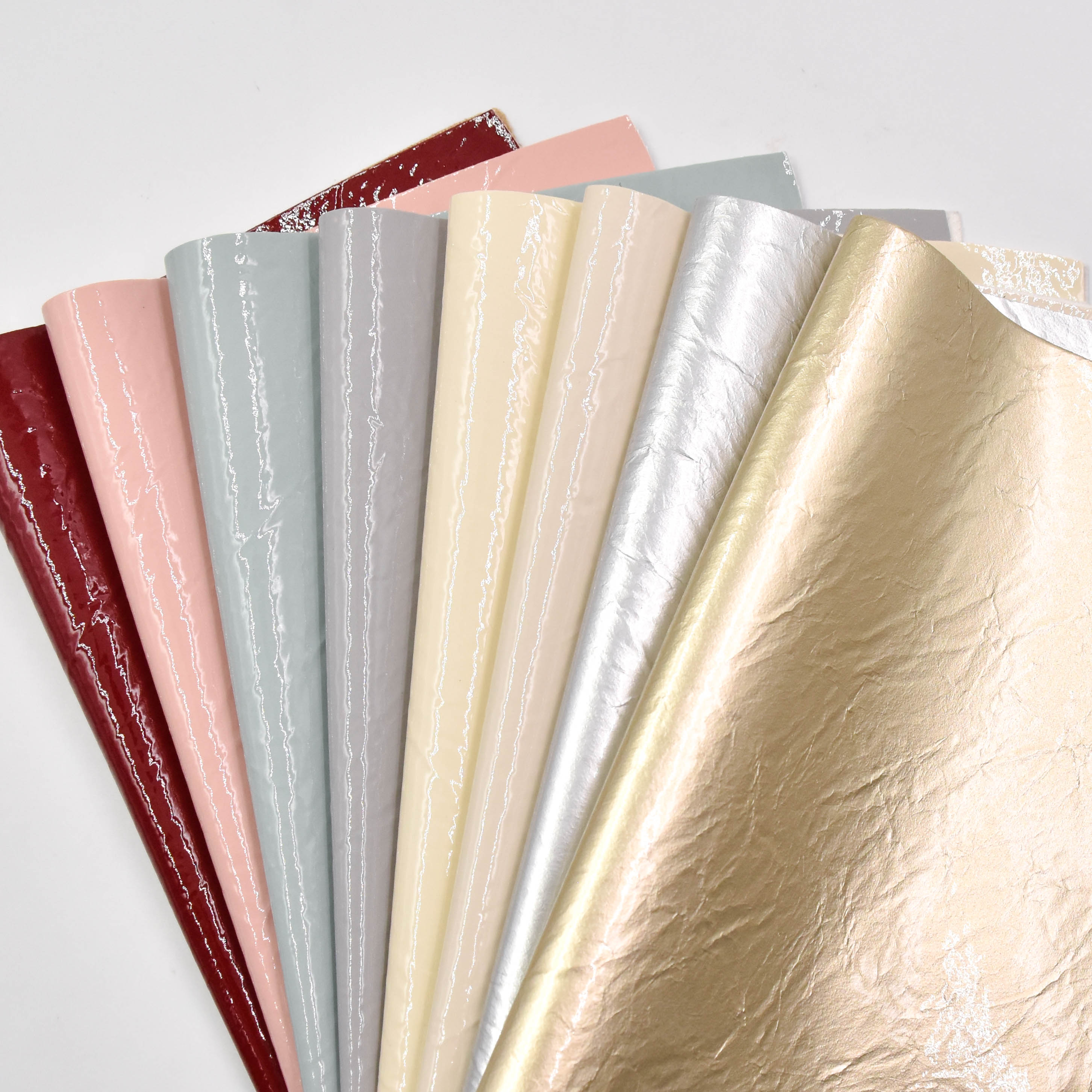 Pvc-coated artificial leather is used for shoe