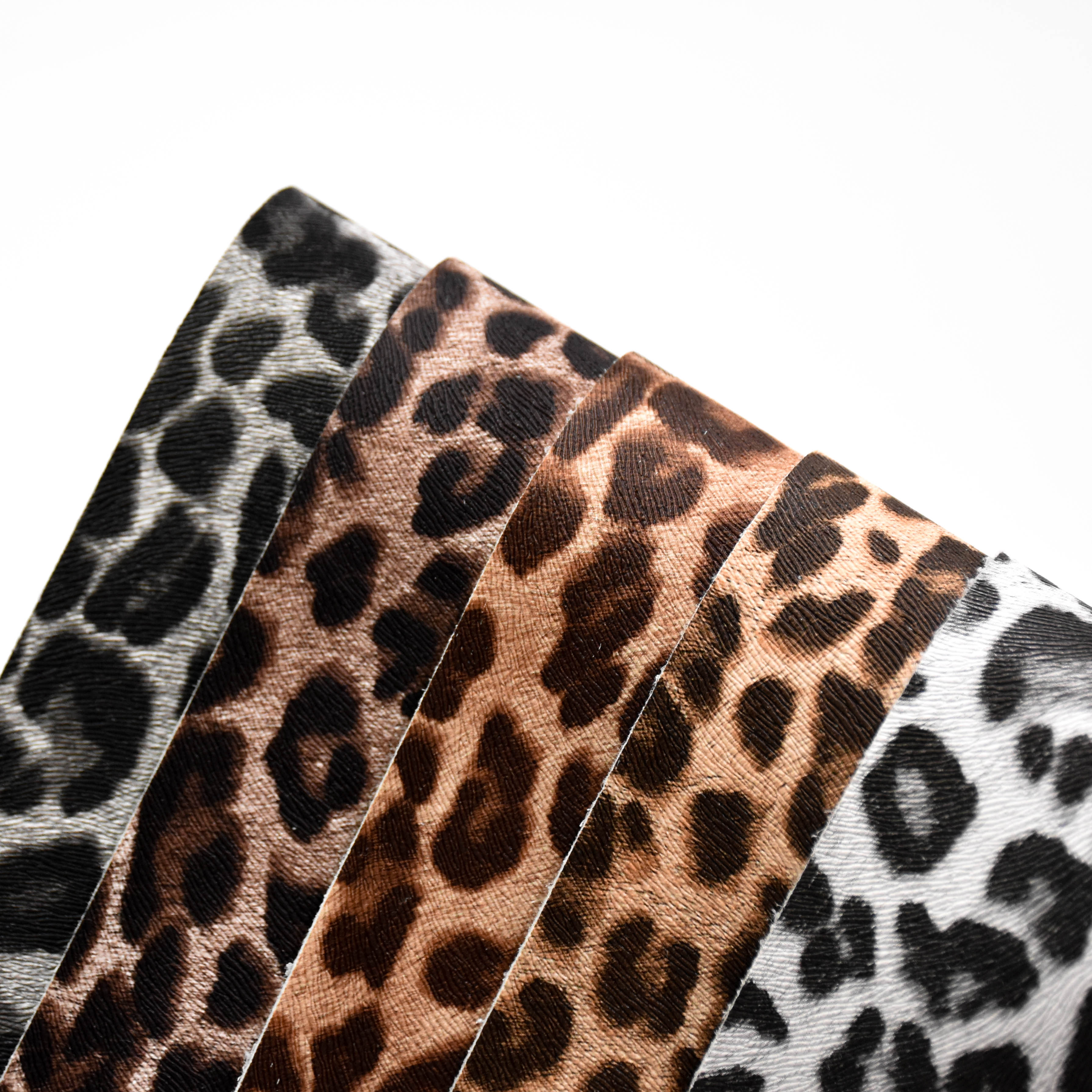 Leopard print printed PVC artificial leather is used for shoes
