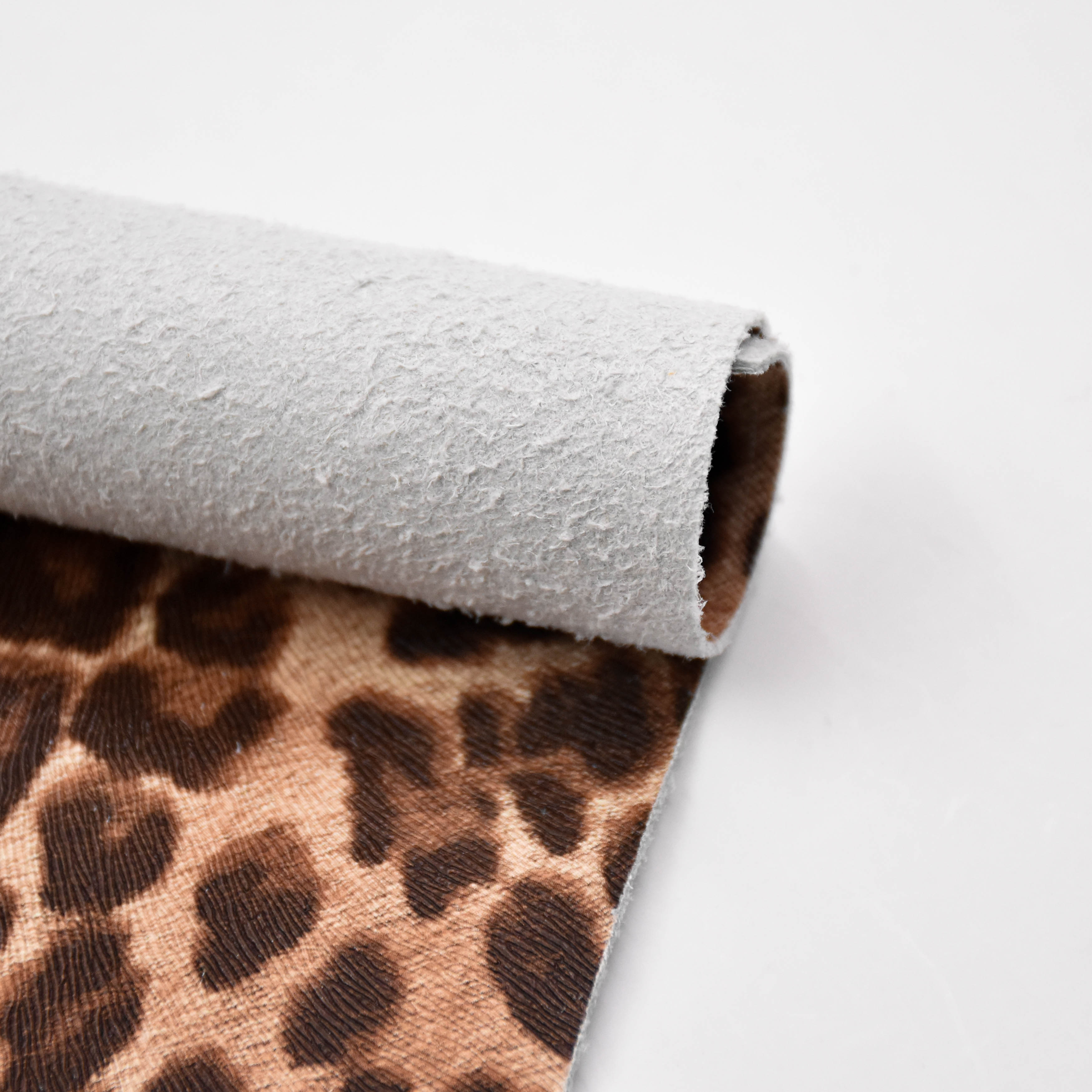 Leopard print printed PVC artificial leather is used for shoes
